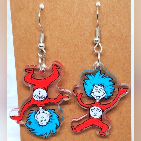 ‼️B2G1F Cat In The Hat, Thing 1 and Thing 2 Acrylic Earrings New - Picture 1 of 2